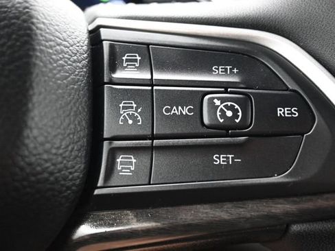 Used 2022 Jeep Grand Cherokee Limited 4xe w/ Luxury Tech Group II AWD/4WD image 20