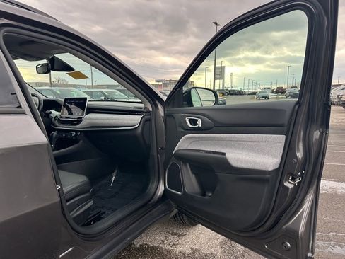 Used 2022 Jeep Compass Latitude image 20