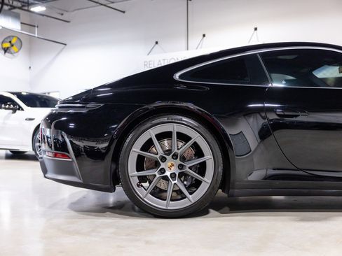 Used 2025 Porsche 911 Carrera RWD image 23