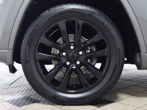 Used 2020 Jeep Grand Cherokee Altitude image 27