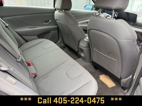 Used 2025 Hyundai Elantra SEL FWD image 10