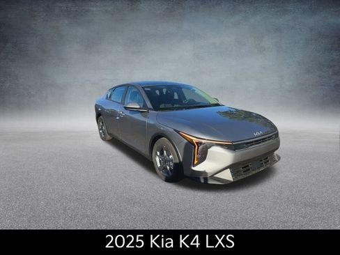 New 2025 Kia K4 LXS image 2