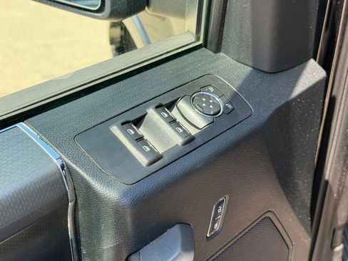 Used 2017 Ford F150 XLT w/ Equipment Group 302A Luxury AWD/4WD image 12
