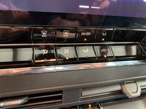 Used 2023 Chevrolet Colorado Trail Boss w/ Technology Package image 26