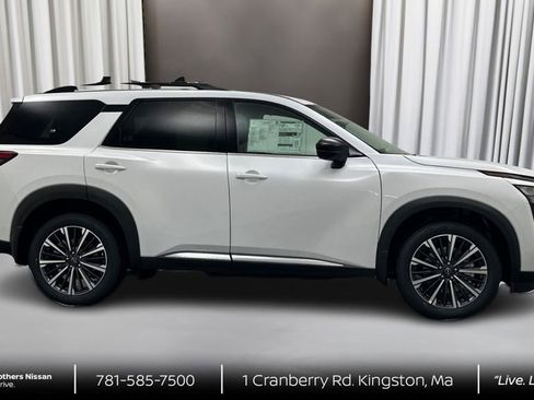 New 2026 Nissan Pathfinder Platinum w/ Cargo Package AWD/4WD image 4