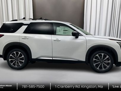 New 2026 Nissan Pathfinder Platinum w/ Cargo Package