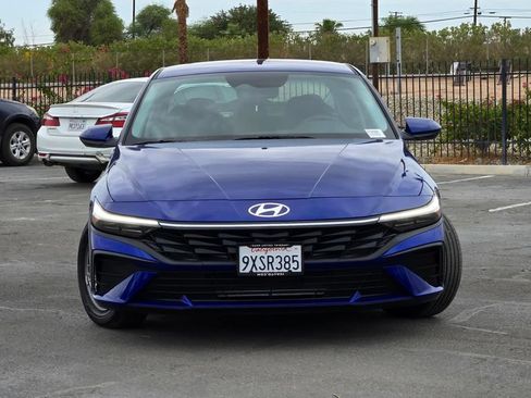 Used 2026 Hyundai Elantra SE FWD image 2