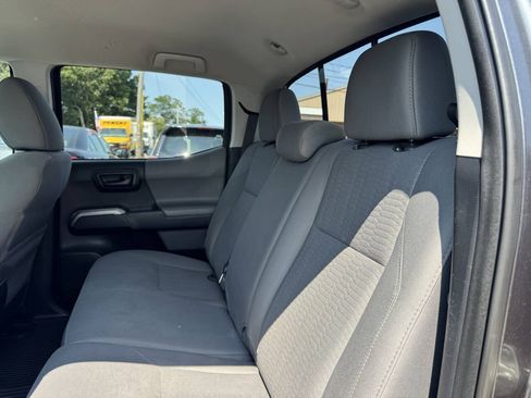 Used 2018 Toyota Tacoma SR5 AWD/4WD image 26
