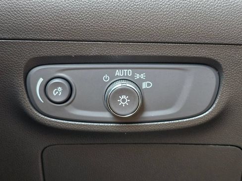 Used 2025 Buick Encore GX Preferred FWD image 19
