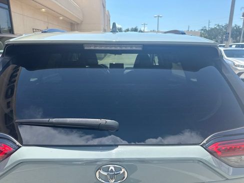 Used 2022 Toyota RAV4 XLE Premium FWD image 8