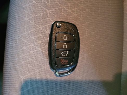 Used 2018 Hyundai Tucson SE image 32