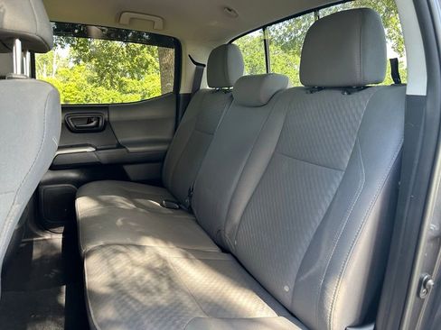 Used 2020 Toyota Tacoma SR5 RWD image 13