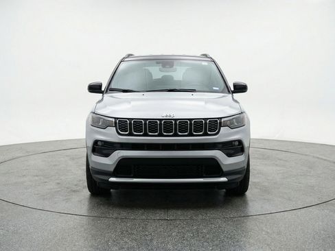Used 2025 Jeep Compass Limited image 2
