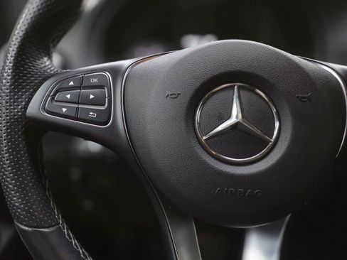 Used 2023 Mercedes-Benz Metris Passenger image 22