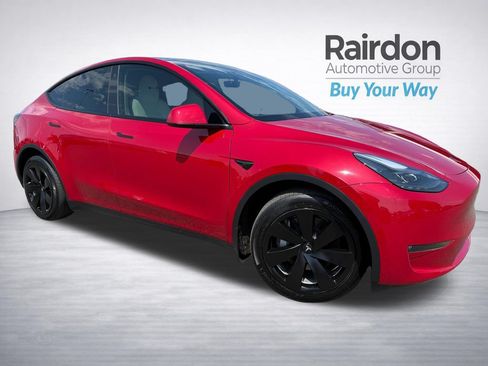 Used 2023 Tesla Model Y Long Range AWD/4WD image 1