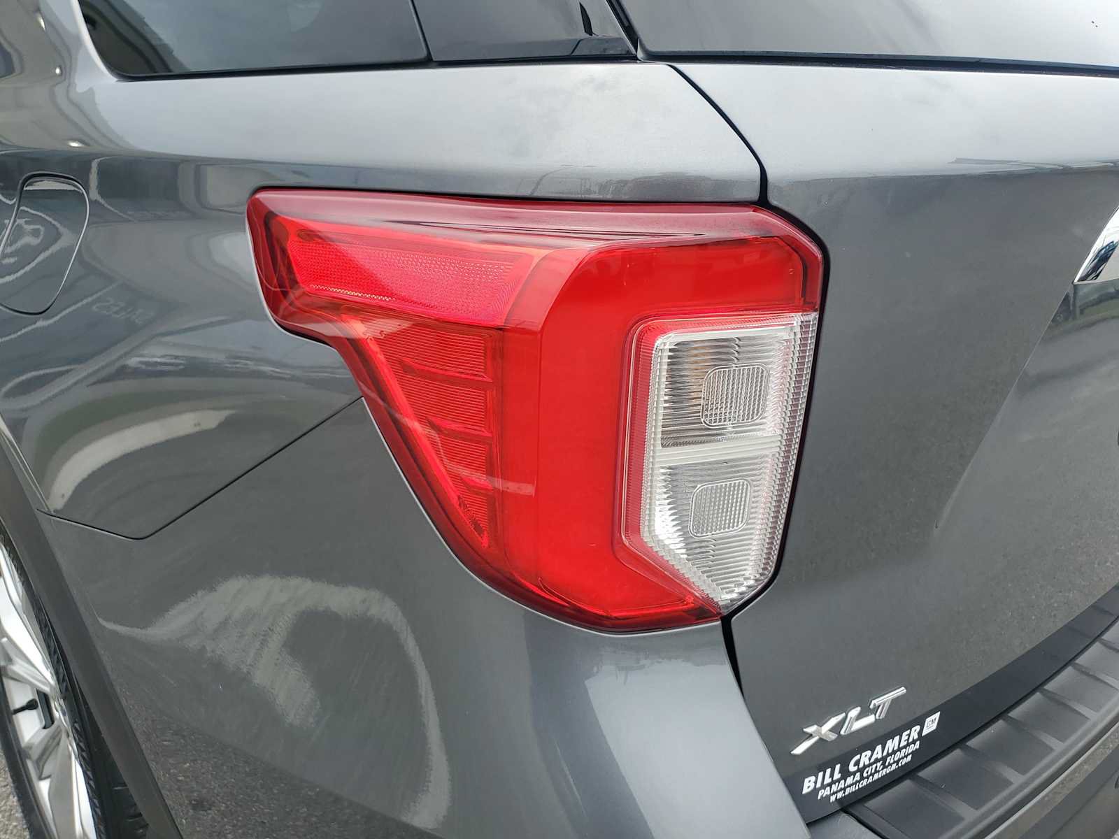 Used 2023 Ford Explorer XLT w/ Equipment Group 202A RWD image 4