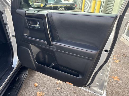 Used 2024 Toyota 4Runner TRD Off-Road image 40