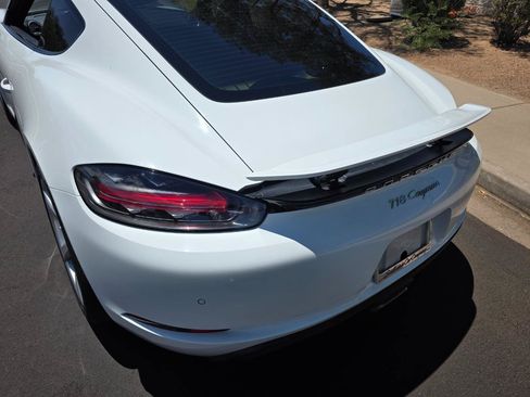 Used 2018 Porsche 718 Cayman RWD image 14