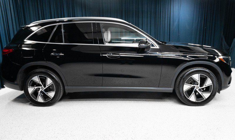 Certified 2024 Mercedes-Benz GLC 300 4MATIC image 4