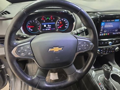Used 2020 Chevrolet Traverse LT w/ LT Premium Package AWD/4WD image 13