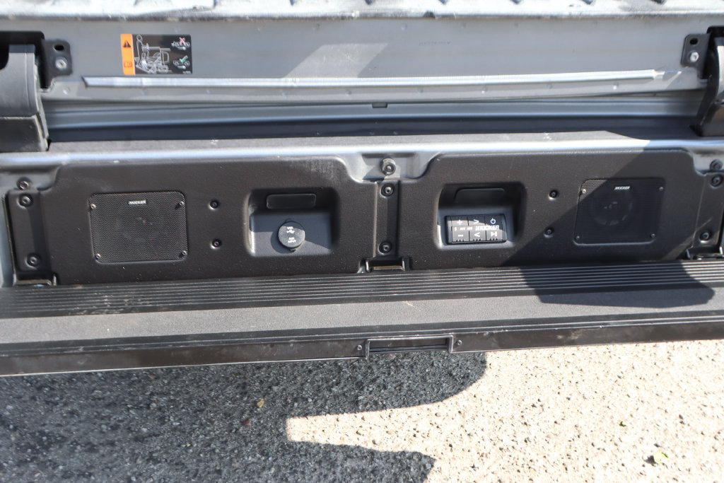 Used 2022 GMC Sierra 1500 AT4 w/ AT4 Premium Package AWD/4WD image 9