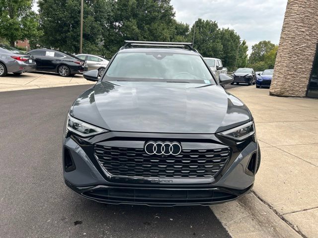 Used 2024 Audi Q8 e-tron Prestige w/ Prestige Package AWD/4WD image 2