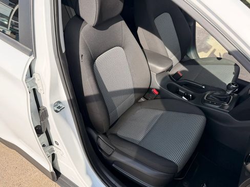 Used 2018 Hyundai Kona SEL FWD image 15