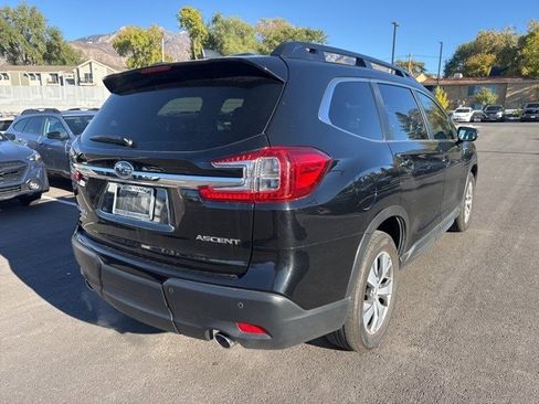Used 2023 Subaru Ascent Premium w/ Convenience Package image 3