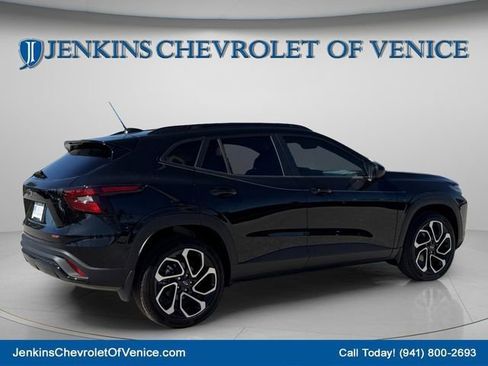 New 2026 Chevrolet Trax RS w/ Driver Confidence Package FWD image 5
