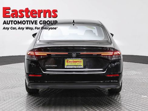 Used 2025 Honda Accord SE image 6