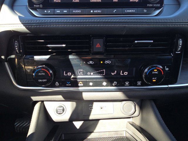 Used 2021 Nissan Rogue SL AWD/4WD image 34