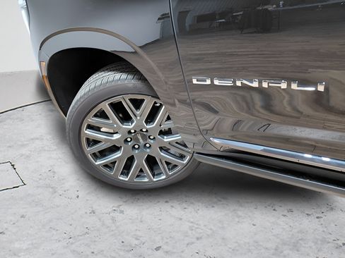 Used 2026 GMC Yukon XL Denali Ultimate w/ LPO, Get Active Package AWD/4WD image 23
