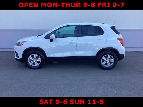 Used 2022 Chevrolet Trax LS w/ Tint and Cruise Package image 2