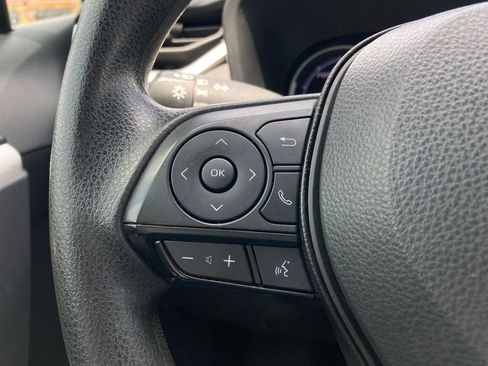 Used 2024 Toyota RAV4 XLE AWD/4WD image 12