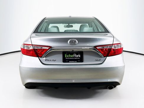 Used 2015 Toyota Camry XLE w/ Moonroof Package image 7