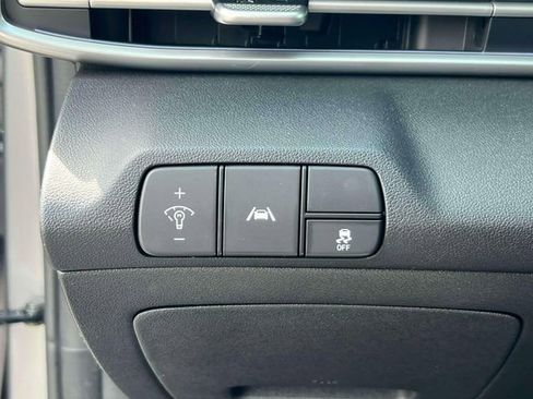 Certified 2023 Hyundai Elantra Limited FWD image 21