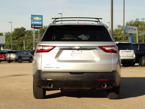 Used 2018 Chevrolet Traverse LT w/ LPO, 'HIT The Road' Package AWD/4WD image 6