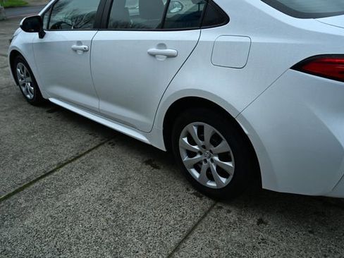 Used 2023 Toyota Corolla LE image 8