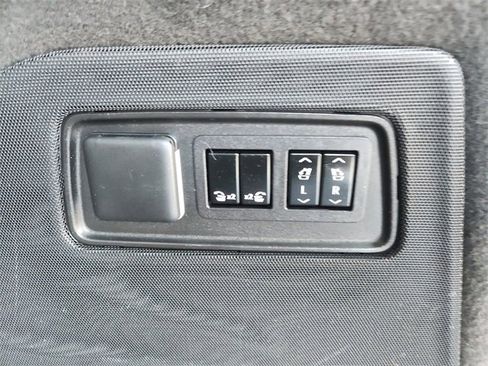 Used 2023 Cadillac Escalade Premium Luxury Platinum w/ Heavy-Duty Trailer Package AWD/4WD image 37