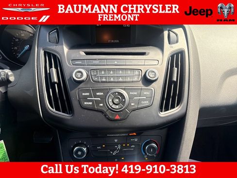 Used 2016 Ford Focus SE FWD image 18
