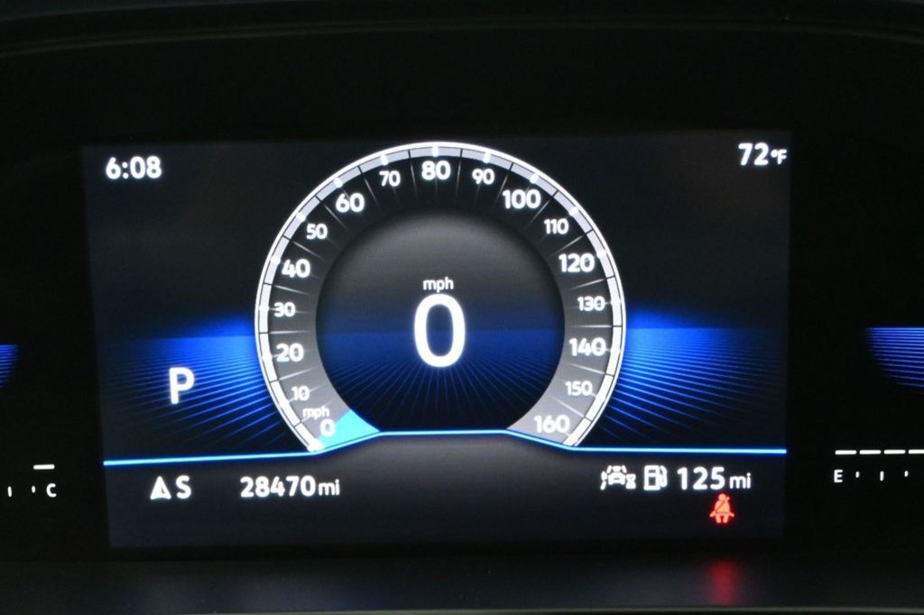 Used 2023 Volkswagen Taos SE w/ Panoramic Sunroof Package FWD image 34