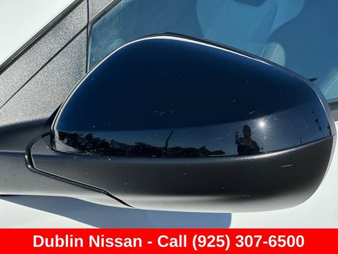 Used 2025 Chevrolet Trax RS FWD image 53
