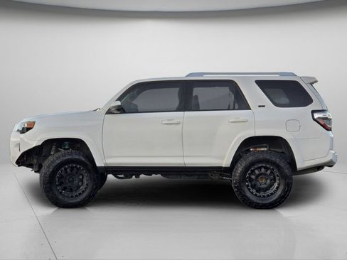 Used 2014 Toyota 4Runner SR5 image 18
