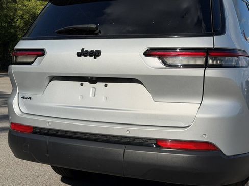 Used 2024 Jeep Grand Cherokee L Laredo AWD/4WD image 14