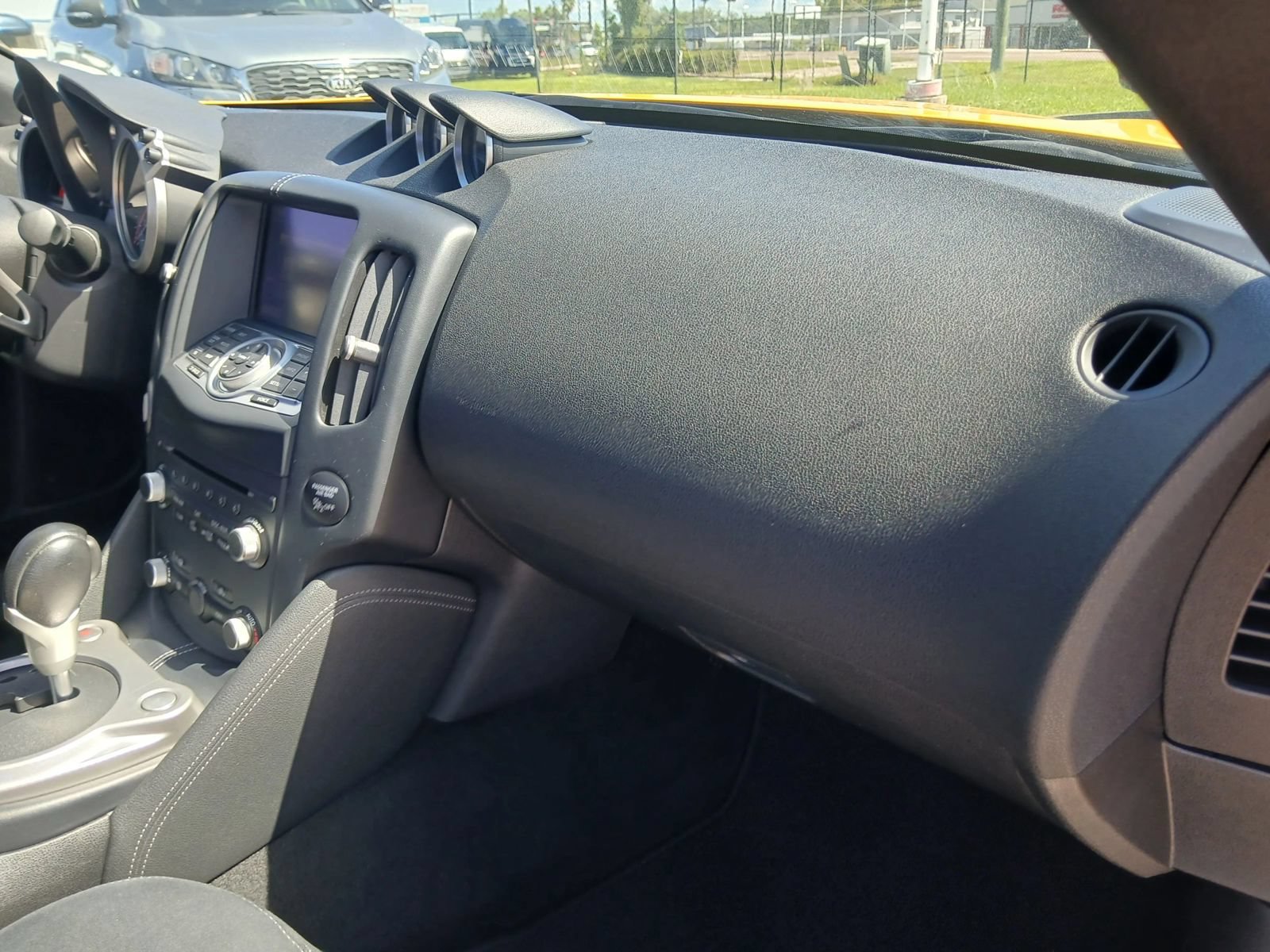 Used 2017 Nissan 370Z Coupe RWD image 15