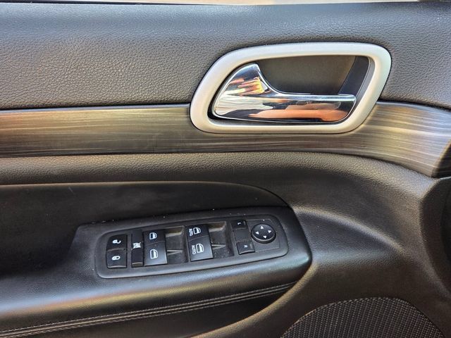 Used 2022 Jeep Grand Cherokee Laredo E w/ Security & Convenience Group RWD image 29