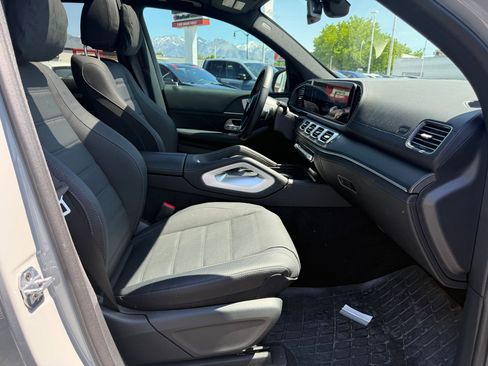 Used 2025 Mercedes-Benz GLE 580 4MATIC image 33