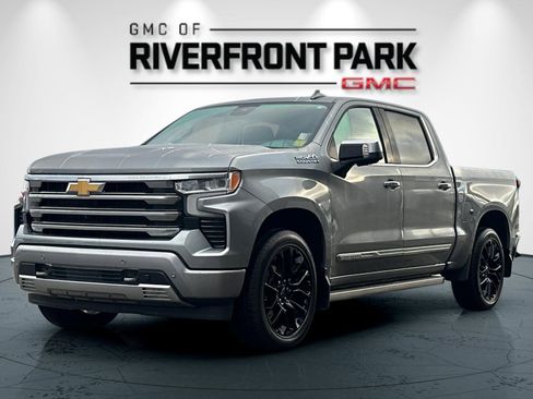 Used 2023 Chevrolet Silverado 1500 High Country w/ Technology Package image 7