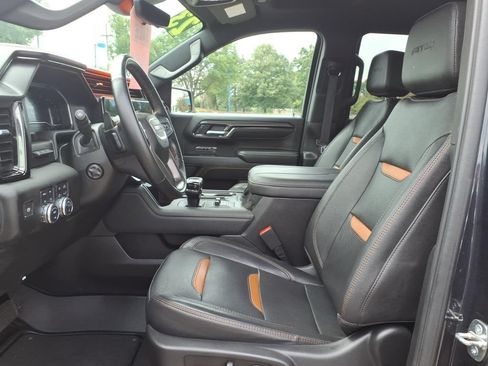 Used 2023 GMC Sierra 1500 AT4 w/ Technology Package AWD/4WD image 12
