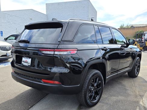 New 2025 Jeep Grand Cherokee Altitude image 5